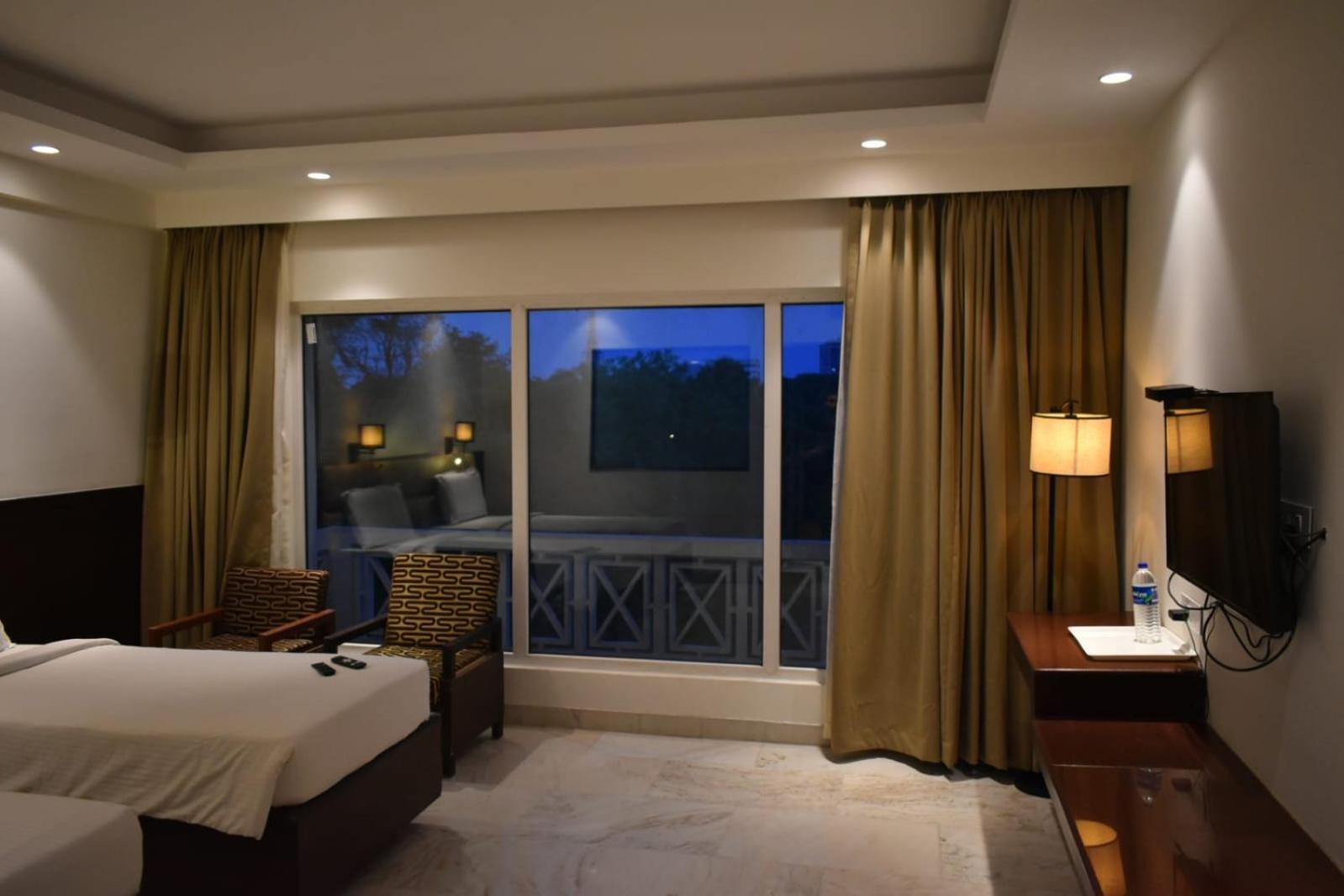 Royal Regency 3*